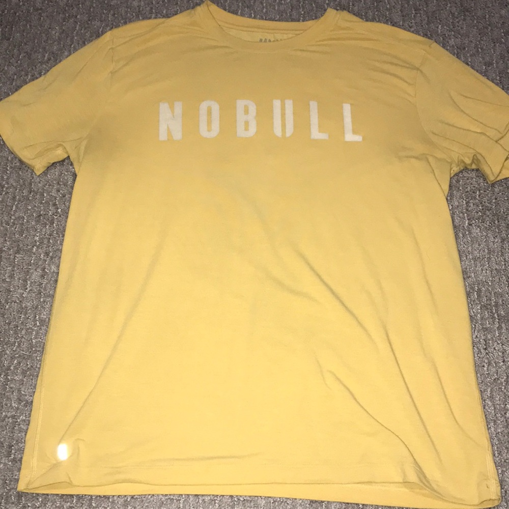 Men’s Nobull shirt
